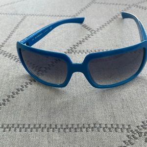COPY - Burberry sunglasses - royal blue frame